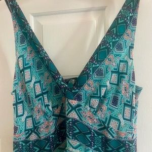 Felecity and coco long dress, size 6 from nordstrom. in excellent condition.